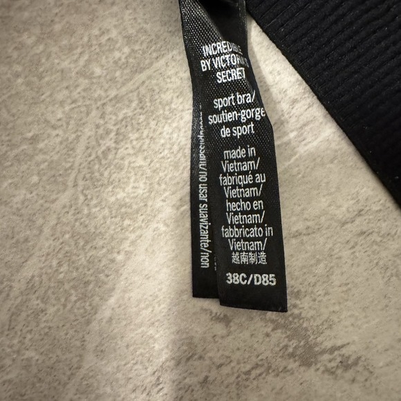 Victoria Sport Women's Sports Bra Size 38C, Black N Gray, Adjustable Strap - Picture 6 of 7